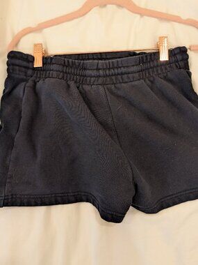 Aritzia TNA Sweatfleece Cozy Fleece Boyfriend Fit Shorts